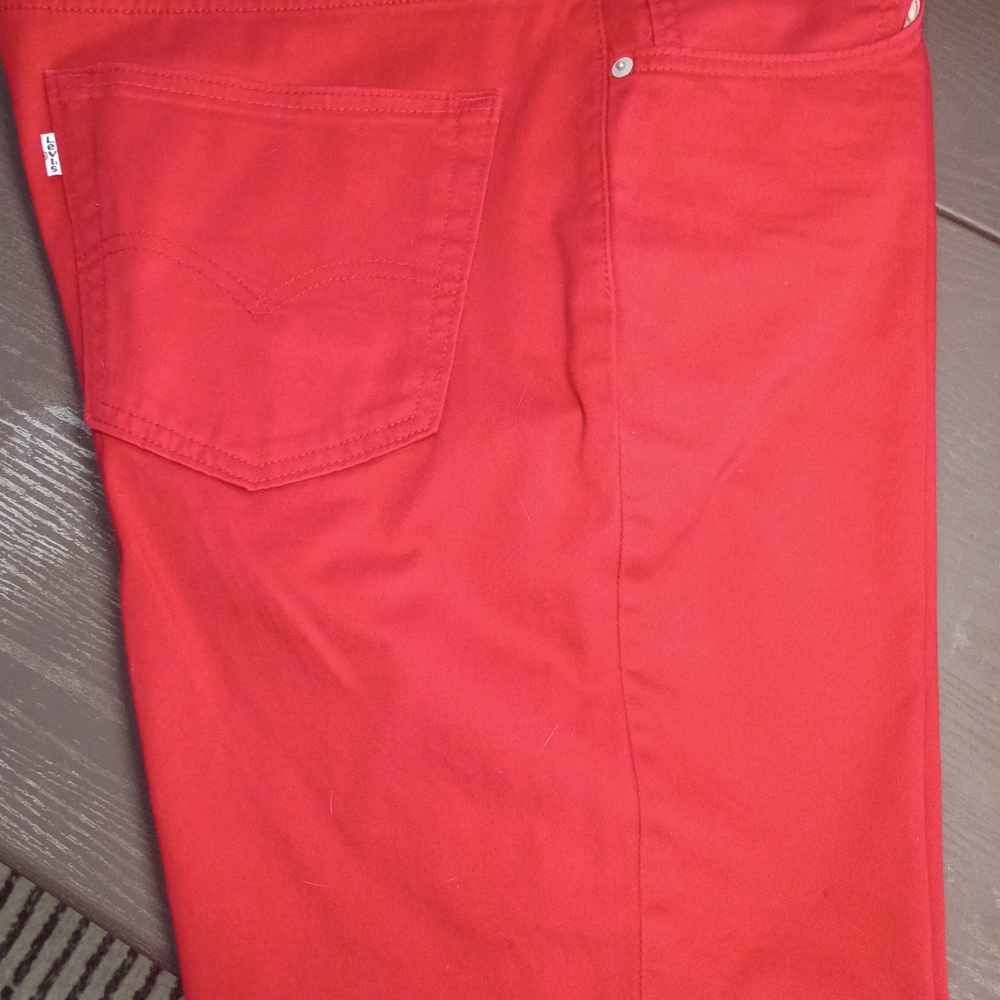 Levi's Bright Red Slim Mens 36x32 Jeans. Like New!  I've Only Worn Twice. - Picture 4 of 4